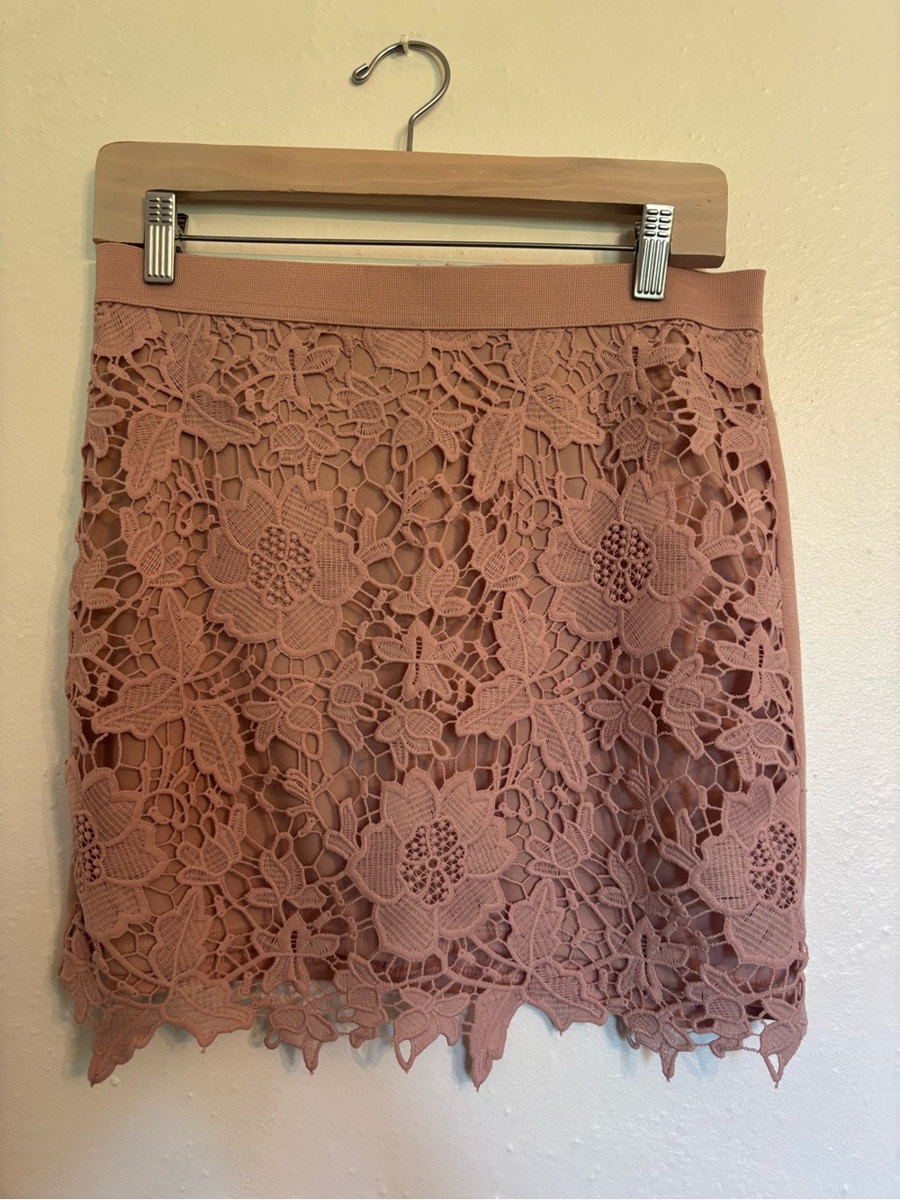 American Eagle- Womens Dusty Rose Lace Overlay Skirt
